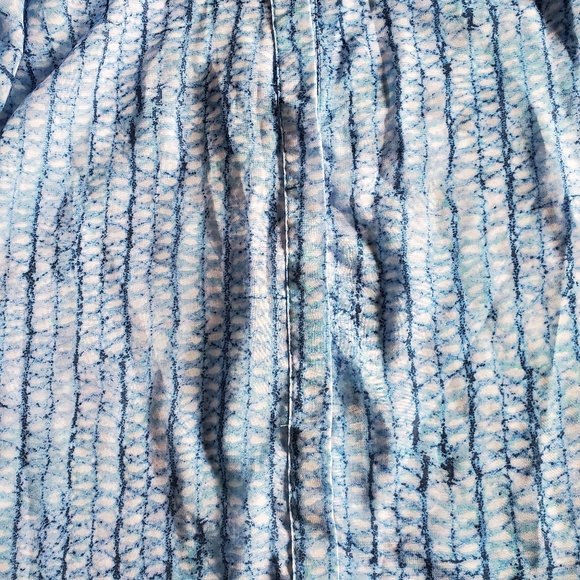 Liz Claiborne Women's Sheer Button Down Shirt, M - Picture 3 of 6